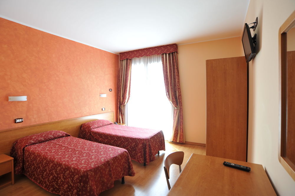 Hotel Colombo Breda di Piave Exterior foto